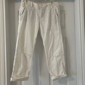 American Eagle distressed white jean capris